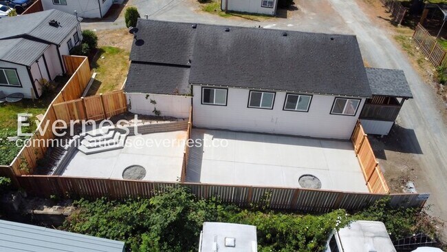 Foto del edificio - 43406 SE N Bend Way