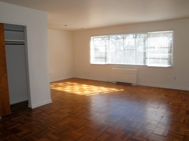 Foto del interior - College Crest