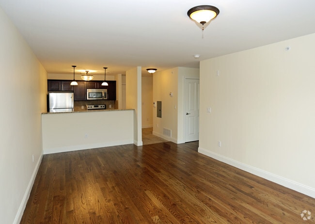 Interior Photo - 115Bruen