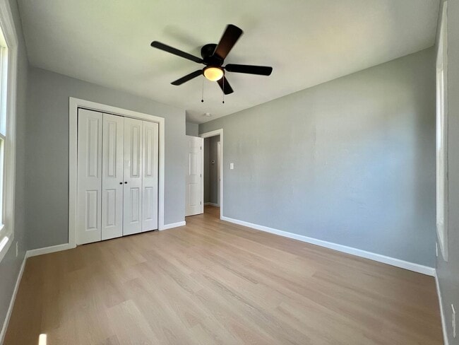 Building Photo - ? Cozy 3 Bedroom Home with Large Yard Sout...