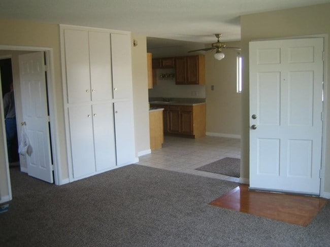 Interior - 3900 E Riverdale Ave