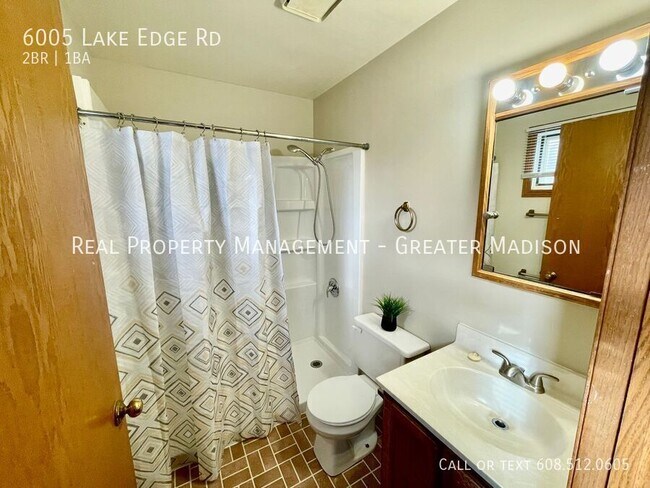 Foto del edificio - Cozy 2 Bed Home with Lake Waubesa Access!