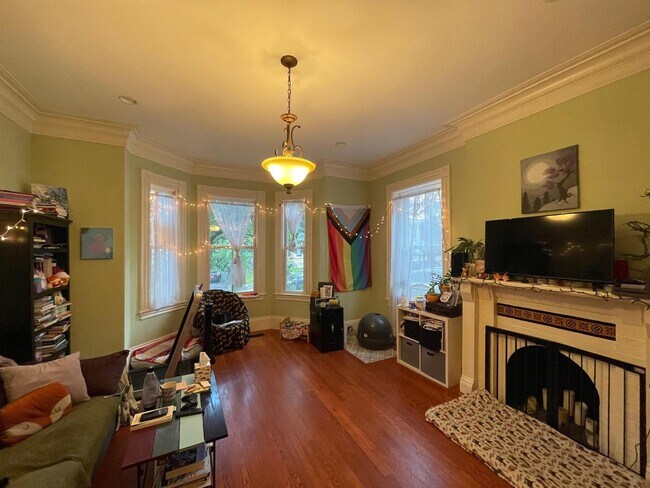 Building Photo - 5 Prospect Hill Ave