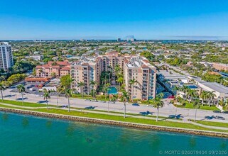 Building Photo - 1801 N Flagler Dr