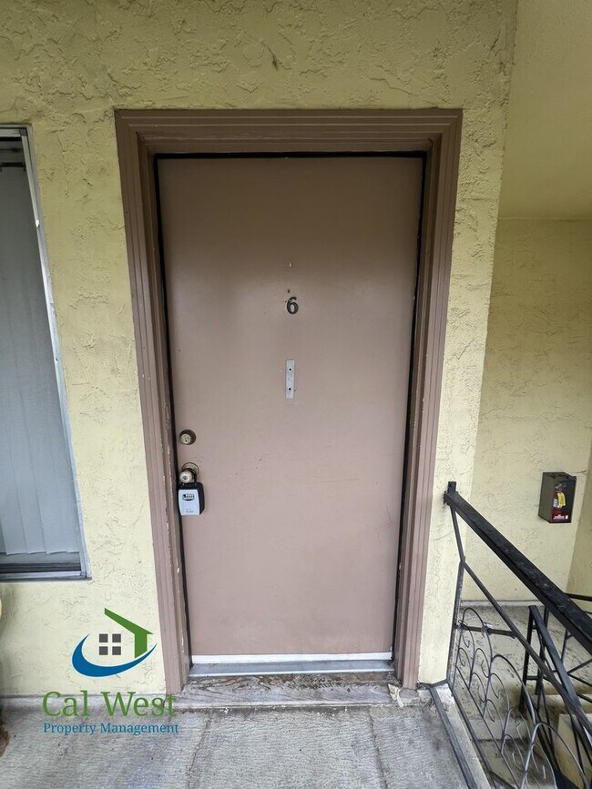 Foto del edificio - $2,095 - One Bedroom One Bath Apartment - ...