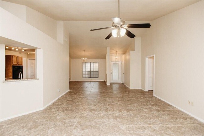 Building Photo - 3/2 Close to ACC, IH35, Parks and More.