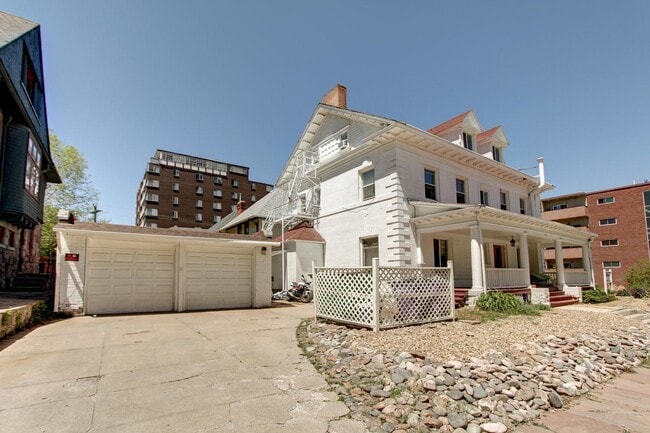 Building Photo - 1375 Race St