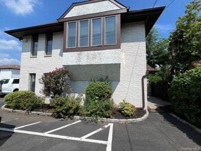 Building Photo - 42 Sintsink Dr E