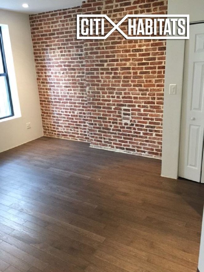 Foto del edificio - 300 E 89th St