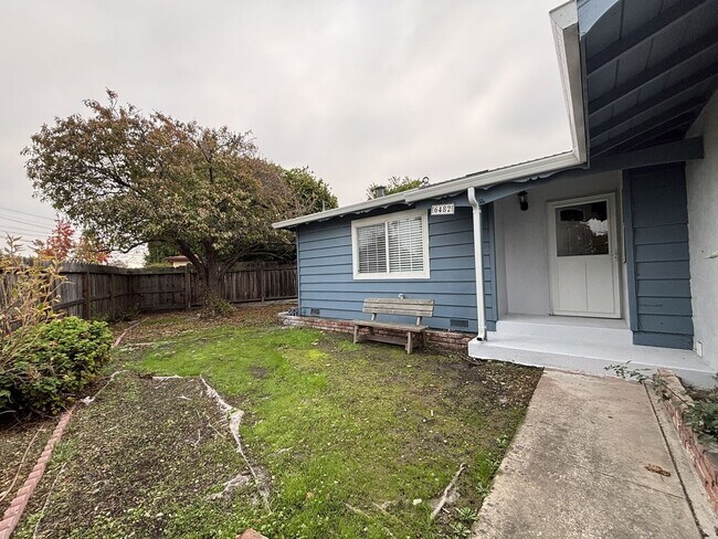 Building Photo - Charming 3 Bedroom, 2 Bathroom Home for rent in Newark