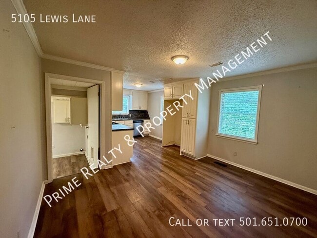 Building Photo - 5105 Lewis Ln