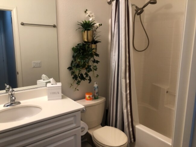 Foto del edificio - 14809 Hidden Palm Ct