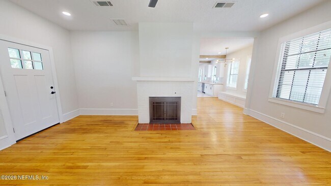 Foto del edificio - 1108 Landon Ave