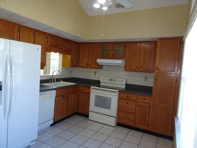 Foto del edificio - Single Family Ranch in Fawn Lake Newport N...