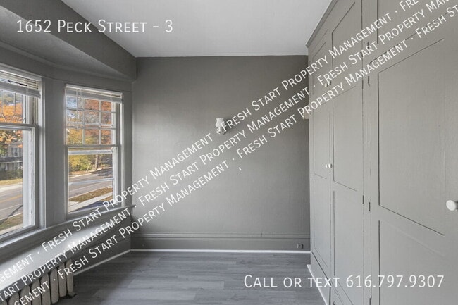 Building Photo - 1652 Peck St