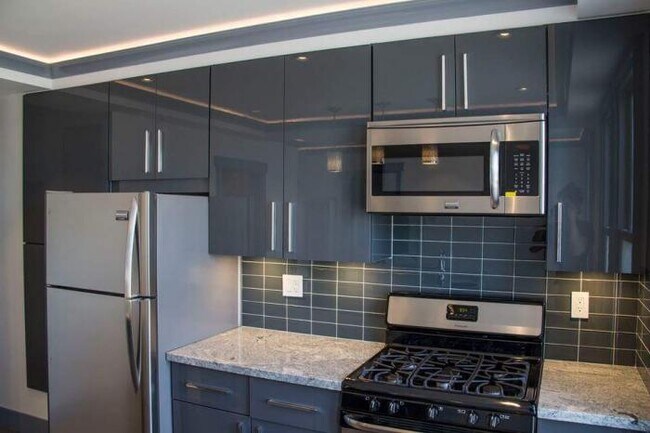 Building Photo - 2 bedroom in San Francisco CA 94133