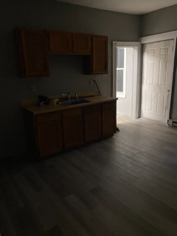Building Photo - 1028 N Webster Ave