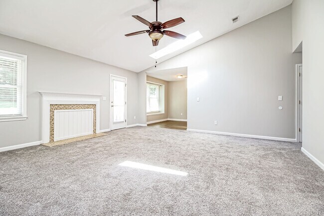 Building Photo - 7 Poppy Meadow Ln