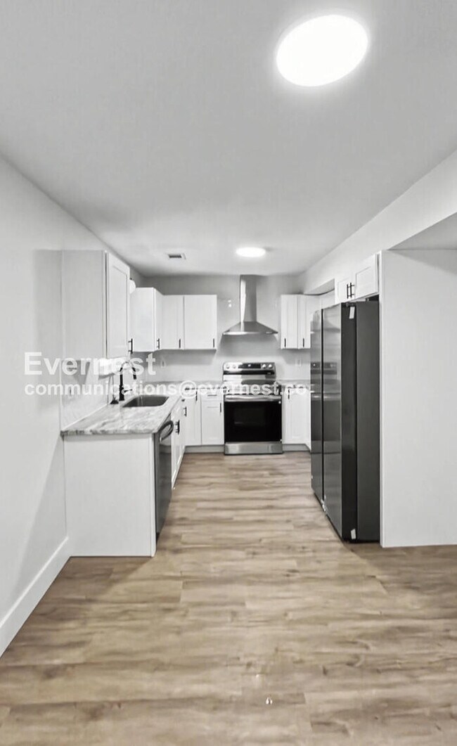 Foto del edificio - 3 Bed/2.5 Bath Home with Garage / Pet-Friendly / Vouchers Accepted / Available Now!