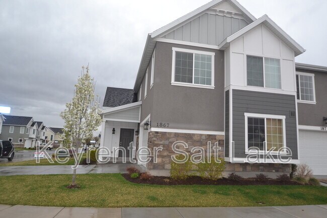 Building Photo - 1867 W Trail Heights Dr