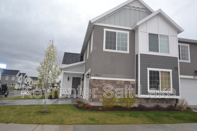 Photo - 1867 Trail Heights Dr House