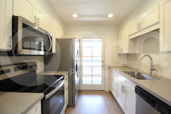 Building Photo - 5998 N 78th St