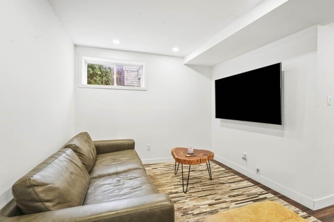 Building Photo - 697 Rue De Chinon