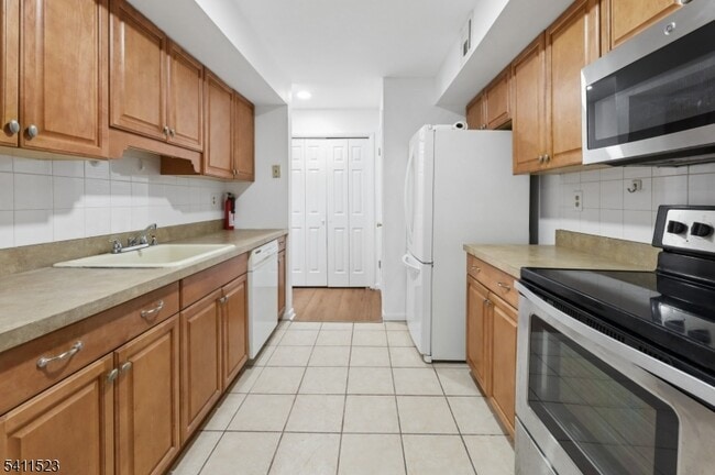 Foto del edificio - 850 Main St