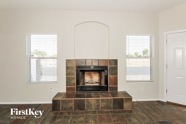 Building Photo - 9747 N Sandy Valley Dr