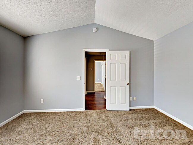 Building Photo - 308 Fox Trot Dr