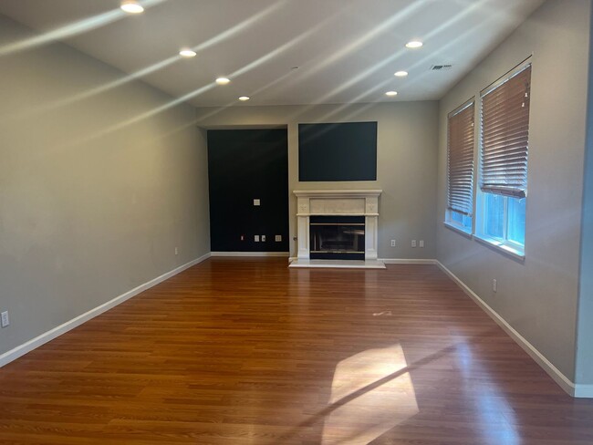 Foto del edificio - Beautiful, Spacious, Home in Almaden, Clos...