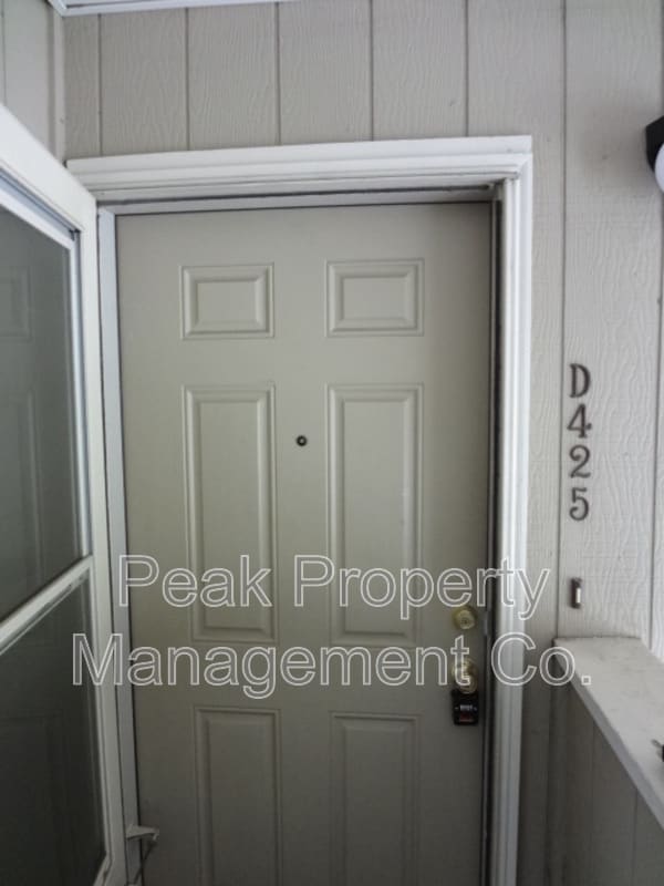 Primary Photo - 512 E Monroe Dr