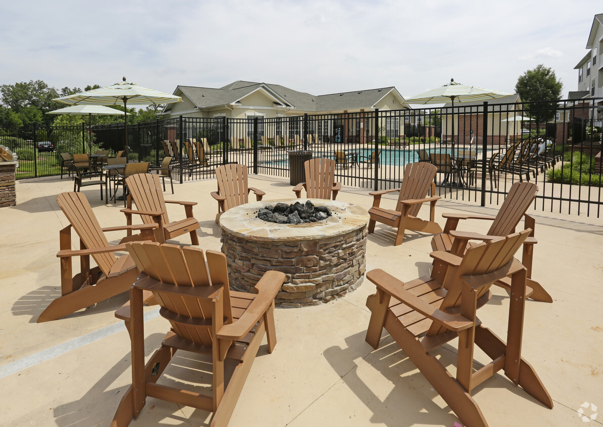 Shallowford Trace Apartments Chattanooga Tn Poolside Fire Pit Shallowford Trace