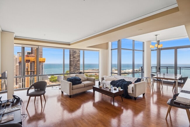 Building Photo - 450 E Waterside Dr