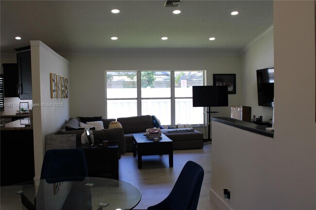 Building Photo - 9588 NW 9th Ct