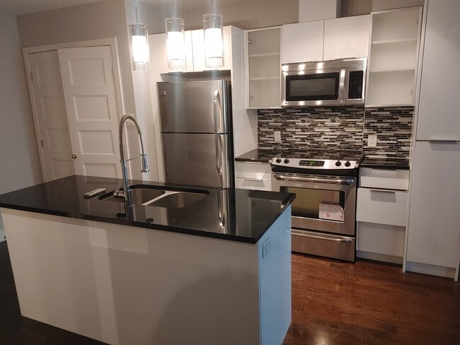 Kitchen - 3300 Boul Cavendish