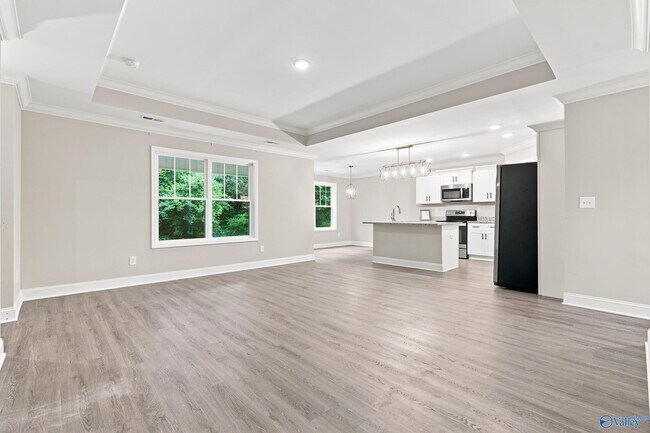 Building Photo - 6415 Flo Dr NW
