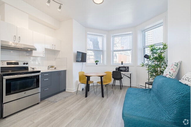 2BR, 1BA - 450SF - Kitchen - 2238 Rue Du Souvenir