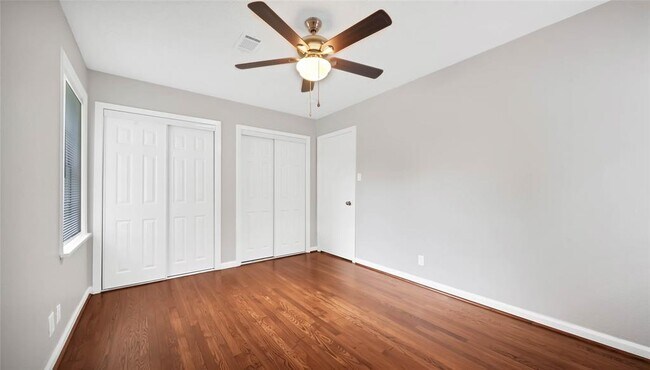 Building Photo - 8619 Norton Dr