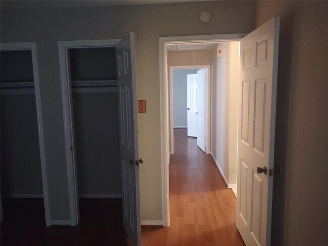 Building Photo - 306 Ivy Glen Ct