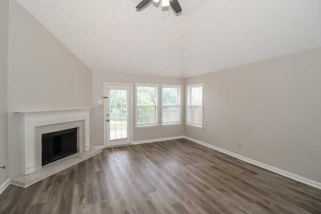 Building Photo - 8891 Hidden Springs Cove