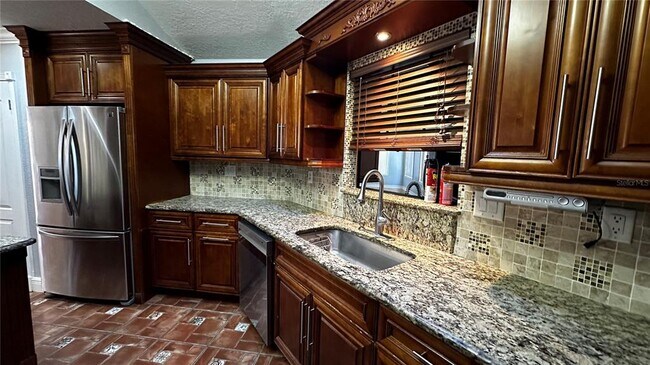 Foto del edificio - 2101 Good Homes Rd