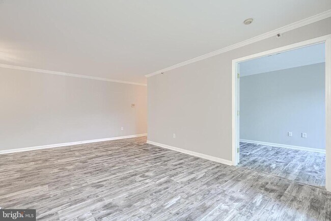 Building Photo - 201 Star Pointe Ct