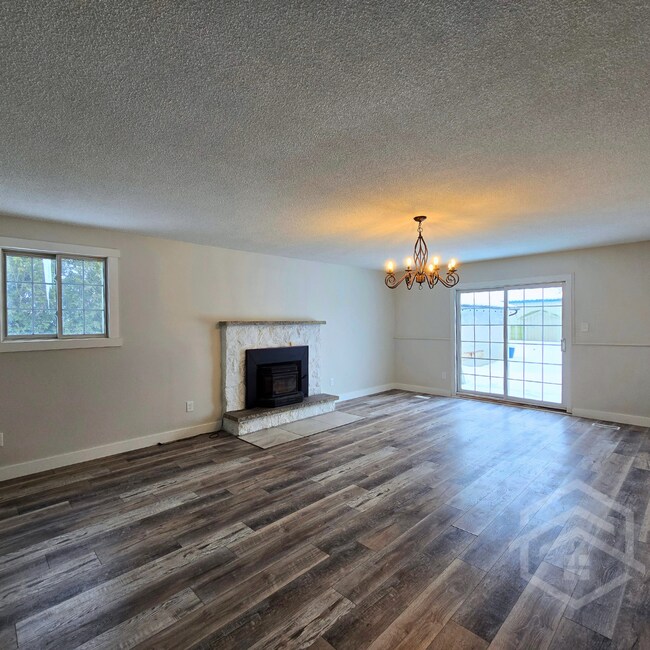 Photo du bâtiment - Cozy Country Home for Rent!!