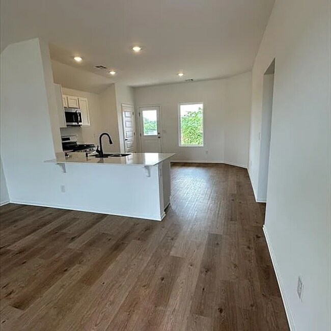 Foto del edificio - 794 SW 11th St