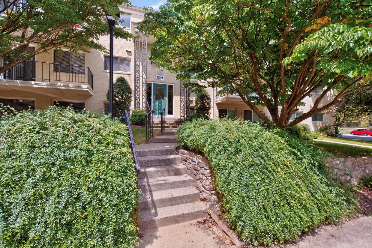 Photo - 10524 Weymouth St (Bethesda, MD)