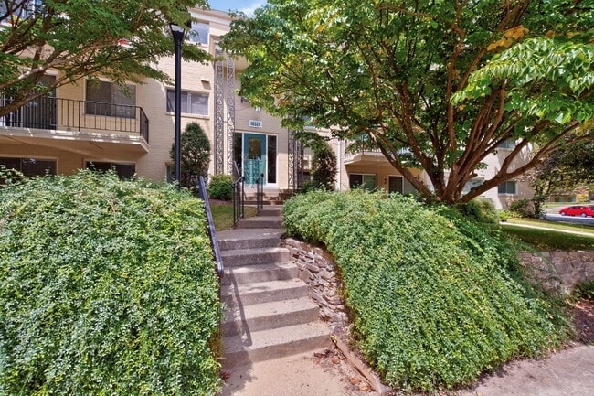 Photo - 10524 Weymouth St (Bethesda, MD) Townhome