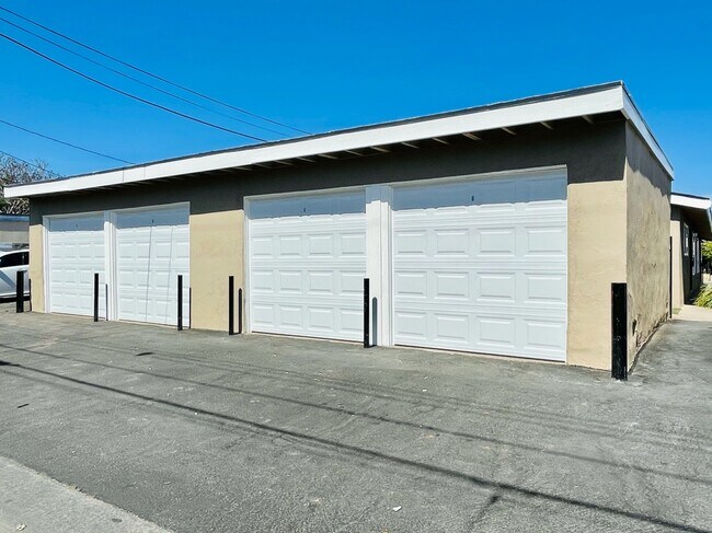 Foto del edificio - 17381 Jacquelyn Ln