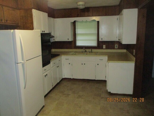 Foto del edificio - 1704 W Whitney Ave