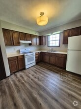 Building Photo - 412 N Highland St